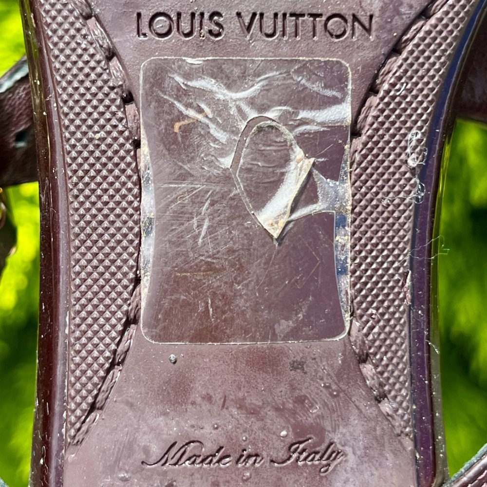 Louis Vuitton LV Logo Monogram Amarante Vernis Thong Sandals - Picture 8 of 12
